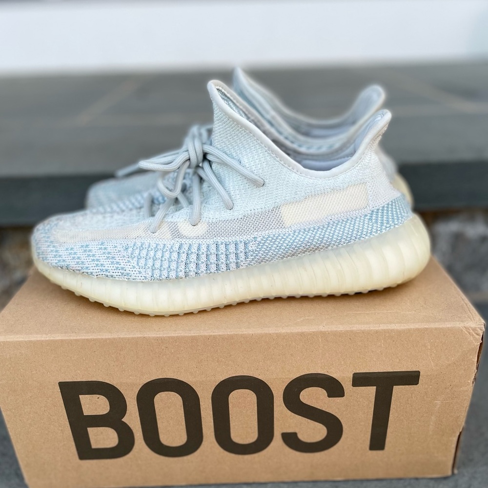 Yeezy Boost 350 V2 Cloud White non reflective